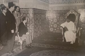 السفير العشي يقدم أوراق اعتماده إلى الملك الحسن الثاني سنة 1962.
