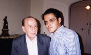 الدكتور منير العجلاني مع المؤرخ السوري سامي مروان مبيّض في بيروت سنة 1998.