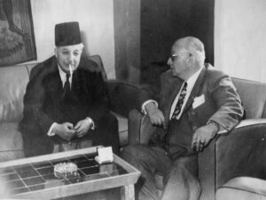 خالد العظم مع رئيس حكومة لبنان رياض الصلح سنة 1950.