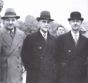 سعد الله الجابري في باريس سنة 1936 مع هاشك الأتاسي ورياض الصلح.