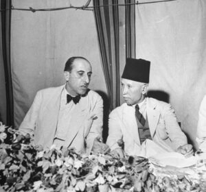 نصوحي البخاري مع رئيس الجمهورية شكري القوتلي سنة 1943.