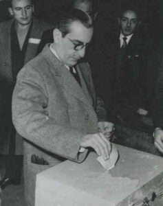 الرئيس عزت النص