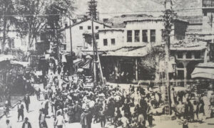 ساحة سوق الخيل