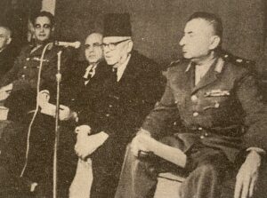 اللواء زهر الدين مع رئيس الوزراء الأسبق حسن الحكيم سنة 1961.