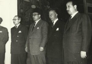 من اليمين: الوزير علي بوظو، الوزير فيضي الأتاسي، الرئيس صبري العسلي، الرئيس معروف الدواليبي.
