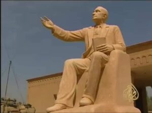 تمثال ميشيل عفلق في بغداد.