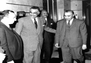 صلاح البيطار مع ميشيل عفلق والرئيس عبد الناصر سنة 1958.