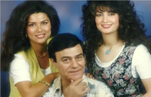 محمود جبر مع بناته ليلى ومرح جبر.