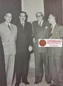 خالد بكداش وخالد العظم سنة 1954، ومعهم زعماء حزب الشعب ناظم القدسي ورشدي الكيخيا.