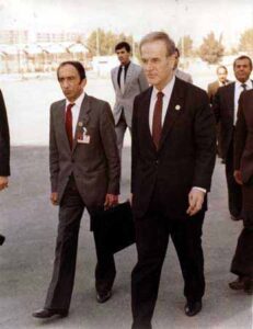 عبد الرؤوف الكسم مع الرئيس حافظ الأسد.